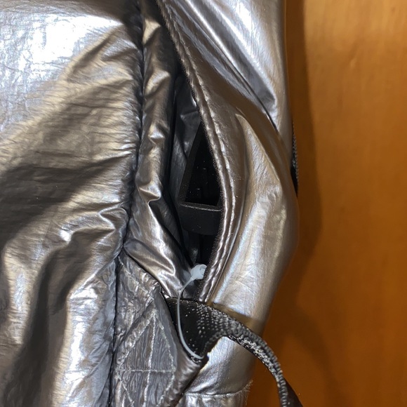 🔘NWT RBX Metallic Silver 2 in 1 Backpack - Picture 14 of 16